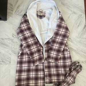 Women’s UGG Robe Size L